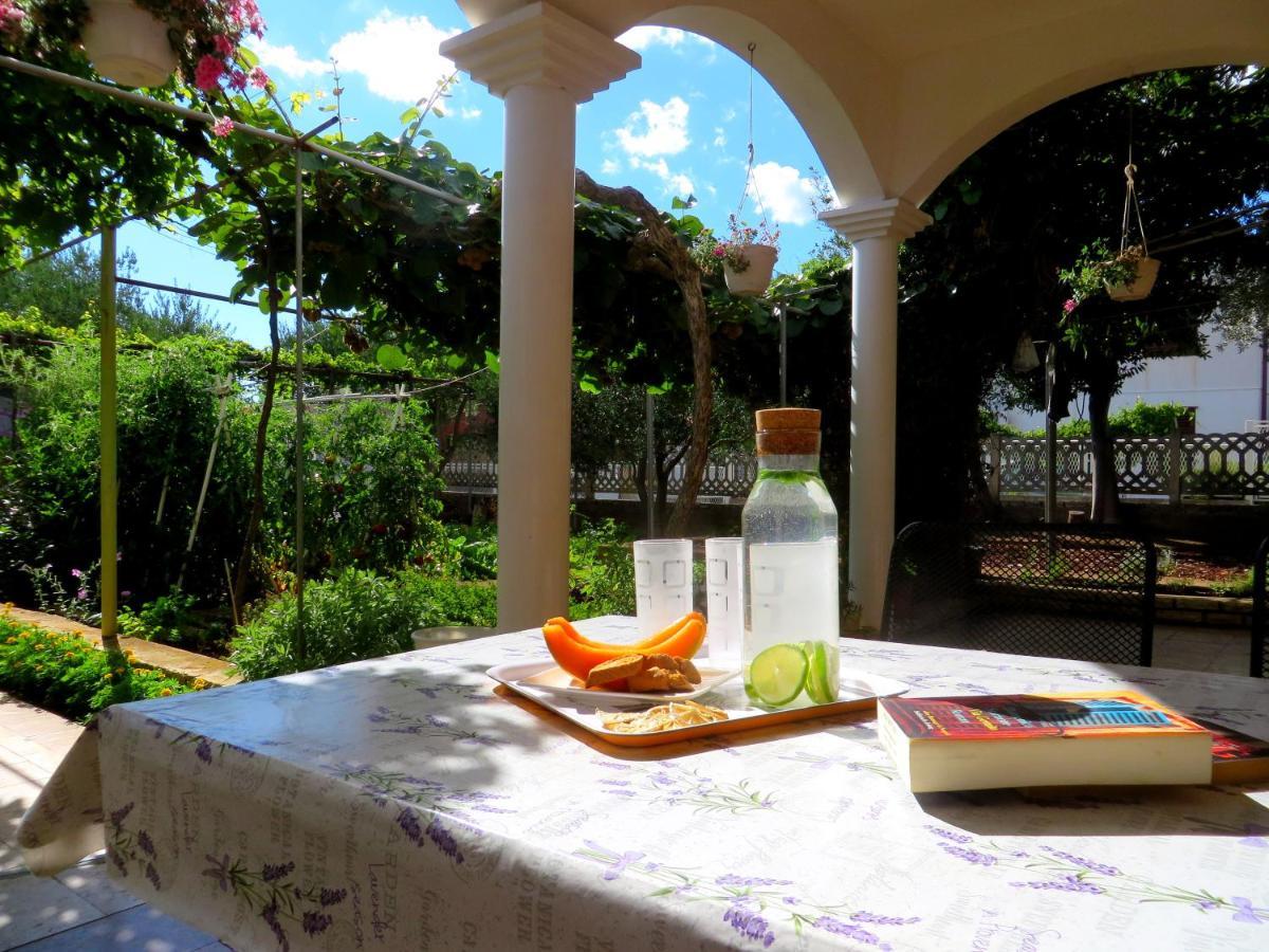 Beach Apartments Roza - The Garden Apartment Biograd Na Moru Zewnętrze zdjęcie