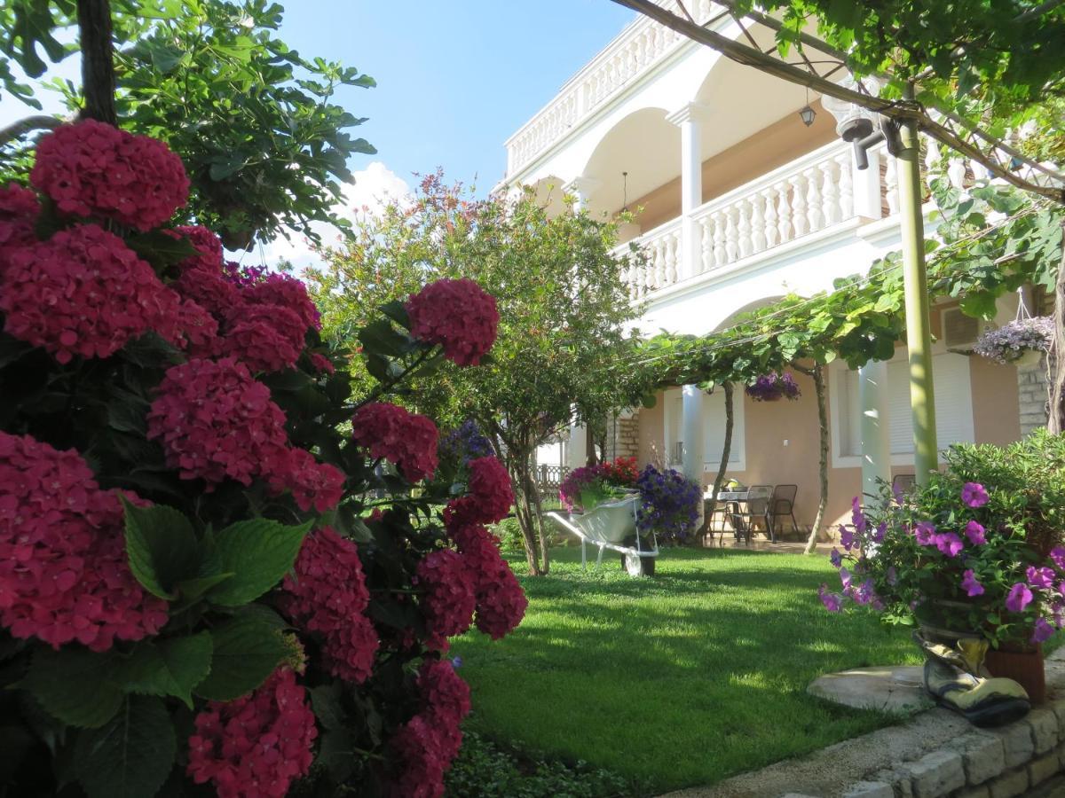 Beach Apartments Roza - The Garden Apartment Biograd Na Moru Zewnętrze zdjęcie